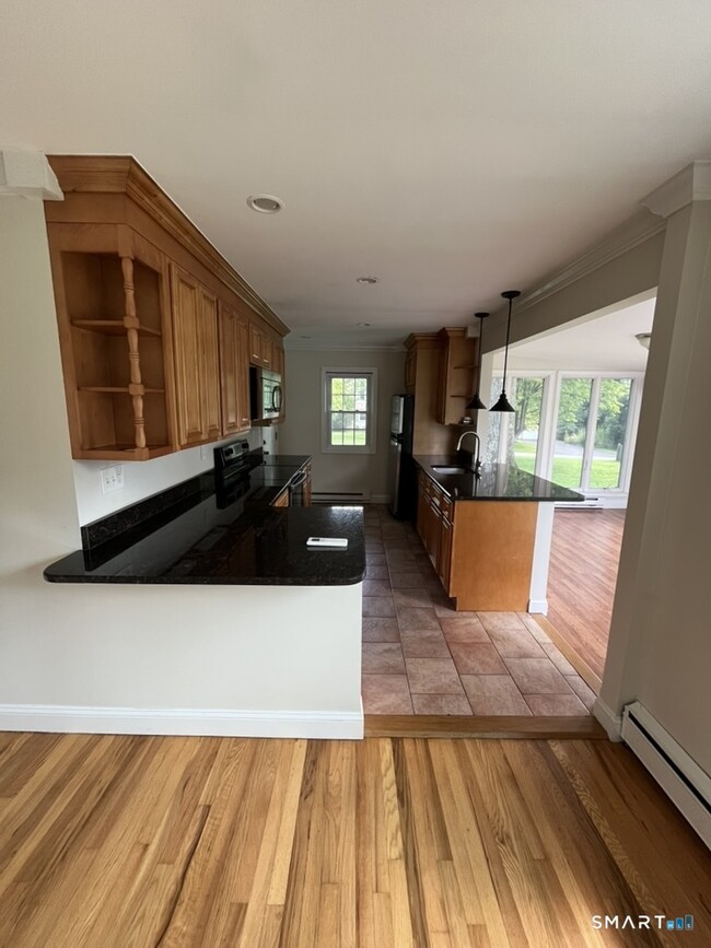 Building Photo - 21 Brookfield Meadows