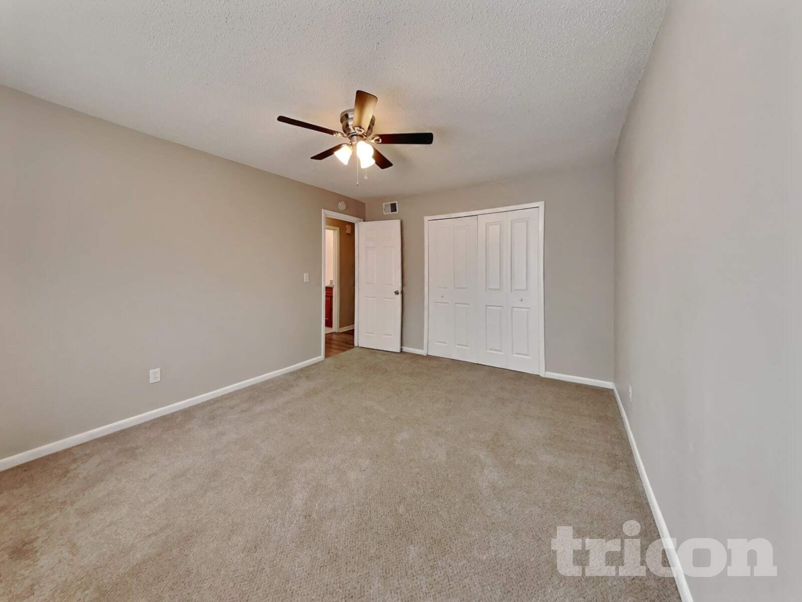 Building Photo - 1002 Saxon Ct