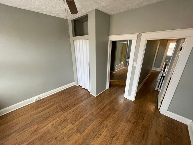 Building Photo - Gorgeous and Spacious Townhouse in Brewer'...