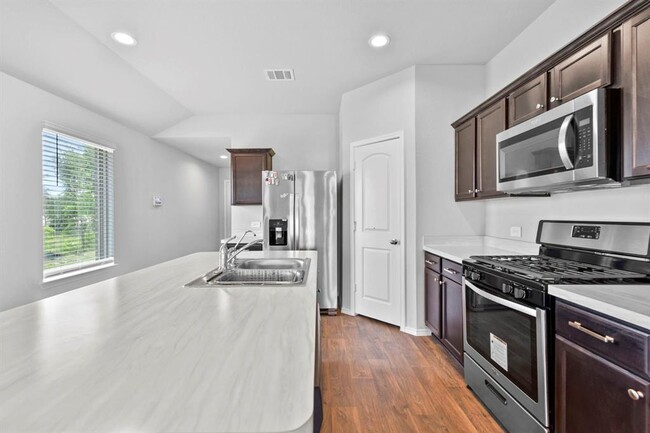 Building Photo - 13904 Great Pnes Ct