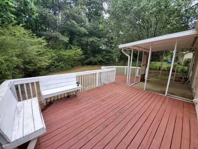 Building Photo - 2880 Highpoint Rd