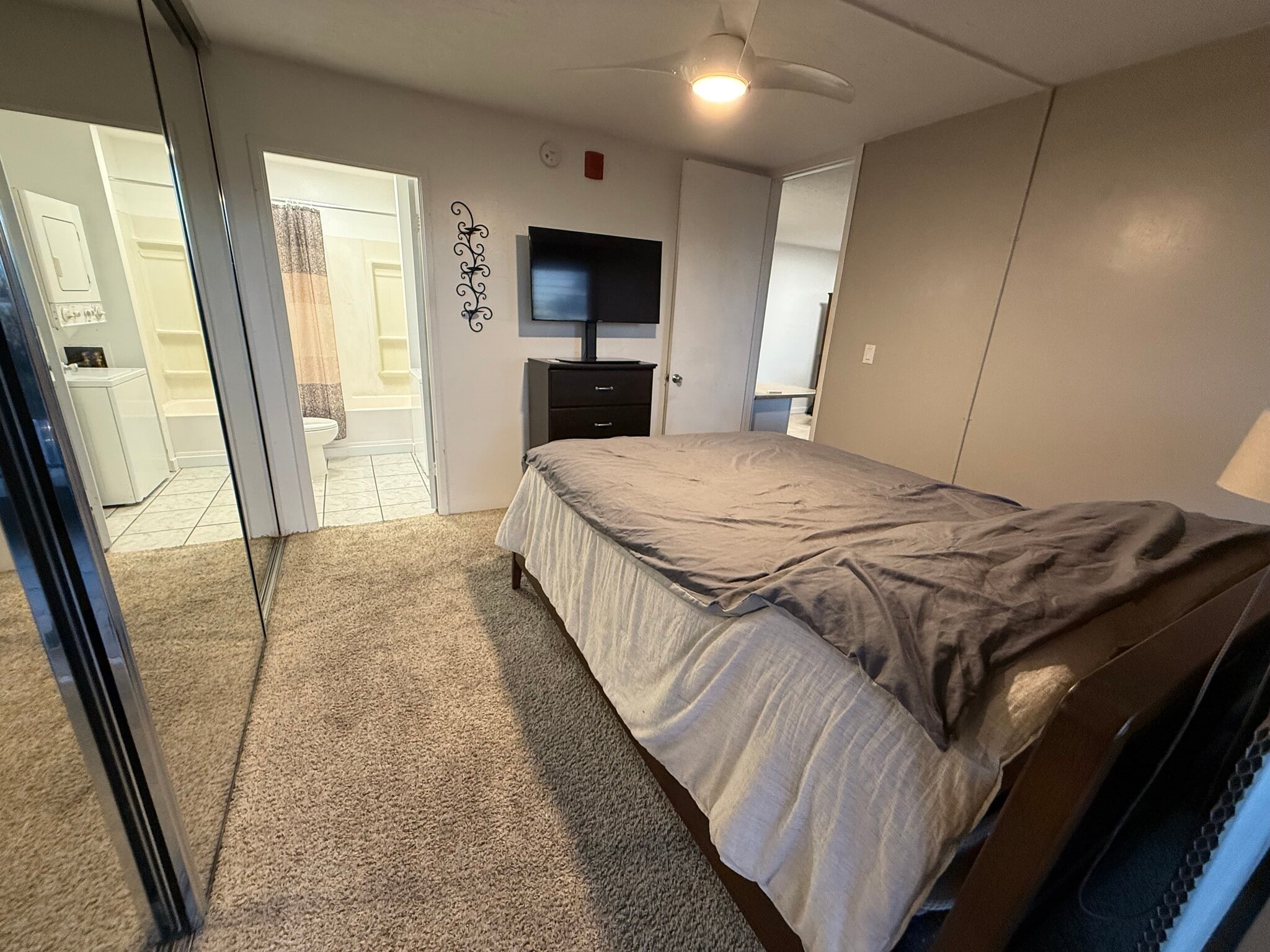 Bedroom space - 775 Kinalau Pl