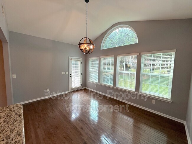 Building Photo - 15007 Skypark Dr