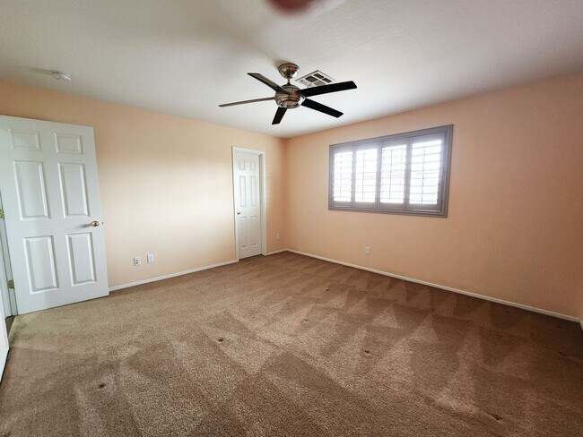 Building Photo - Marshall Ranch 5 bedroom!!  Available Now.