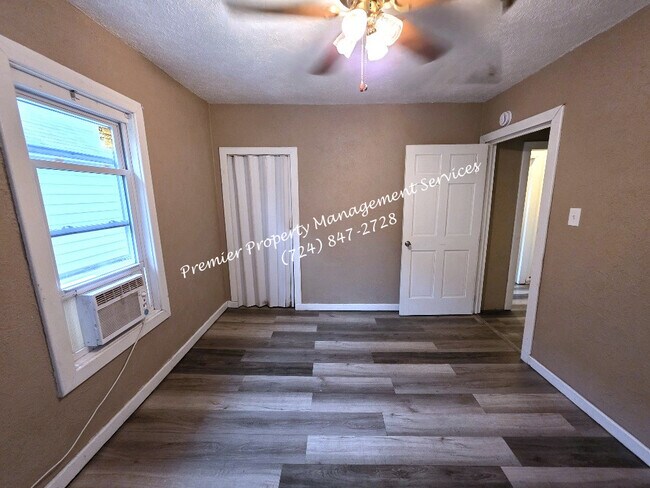 Building Photo - 1802 3rd Ave