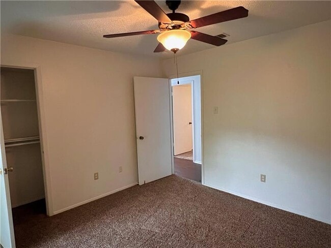 Building Photo - 132 Castleman