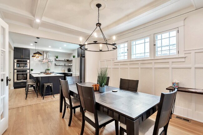 Building Photo - 1/2 off first month & Flexible deposit