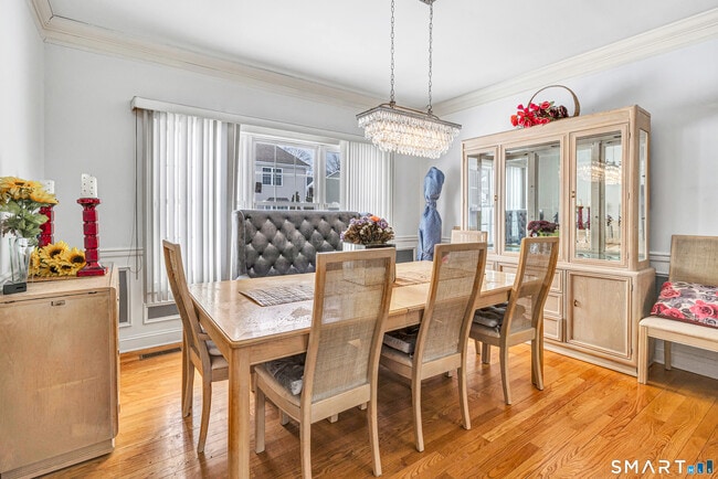 Building Photo - 240 Highland Ave