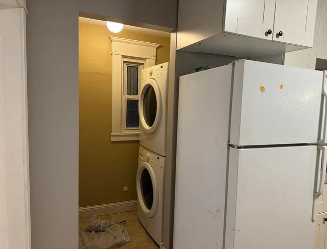 Building Photo - 2630 Grand St NE