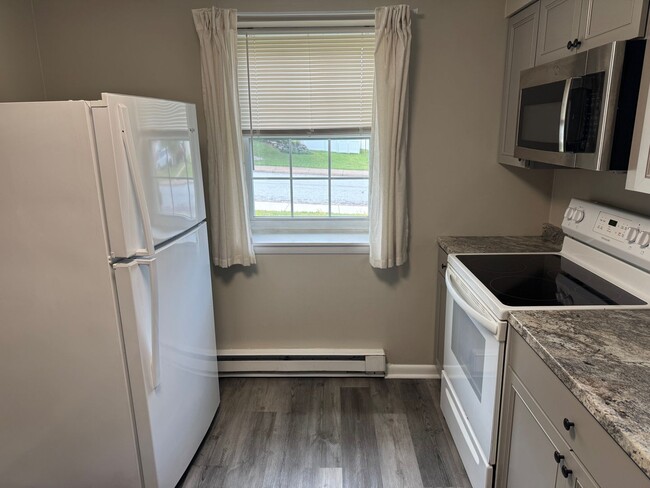 Building Photo - Souderton renovated First floor 2 bedroom ...