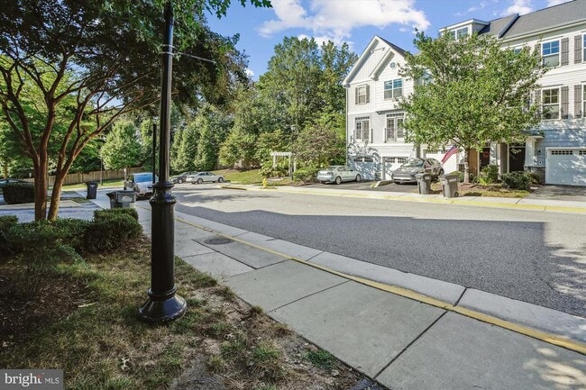 Building Photo - 12789 Lotte Dr