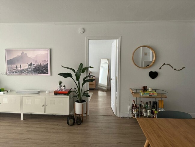 Building Photo - 5 Island Ave