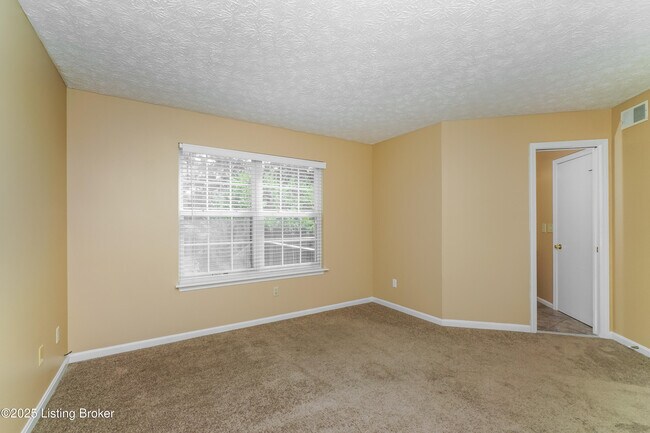 Building Photo - 4005 Chenwood Ln