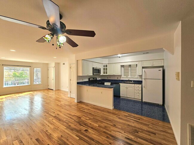 Building Photo - 113 Palisade Ave