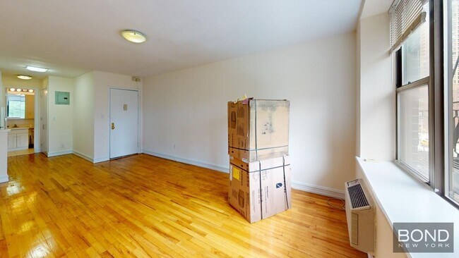 Primary Photo - 238 E 36th St