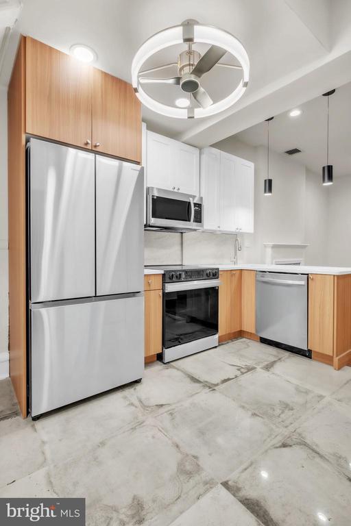 Building Photo - 1823 S Broad St