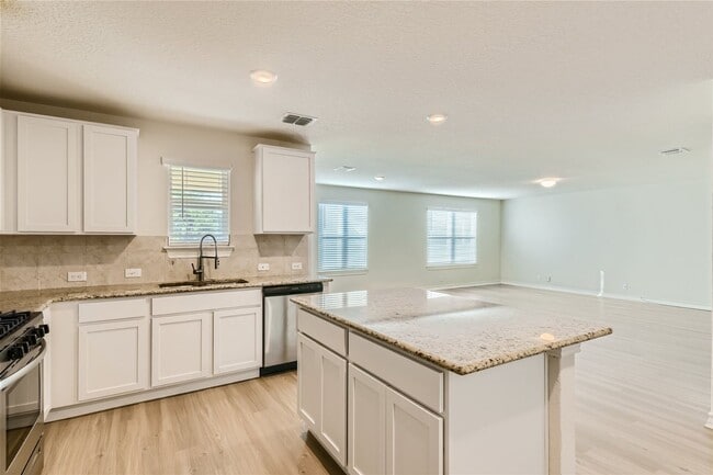 Building Photo - Awesome Amenities!