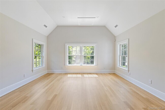 Building Photo - 42 Mamaroneck Rd