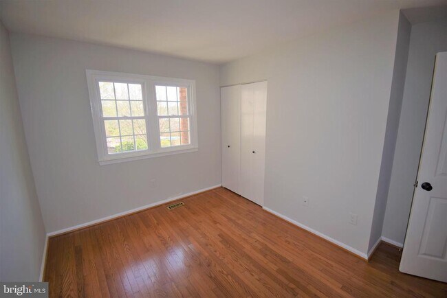Building Photo - 8243 Cedar Landing Ct