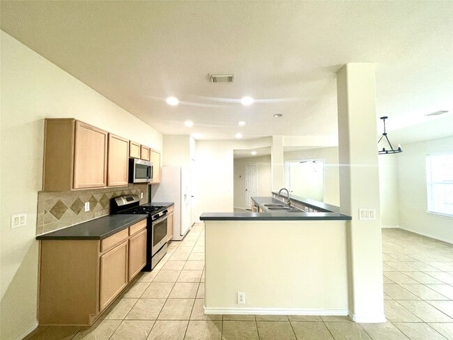Building Photo - 5811 La Crema