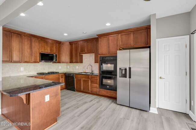Building Photo - 30 Brookfield Dr