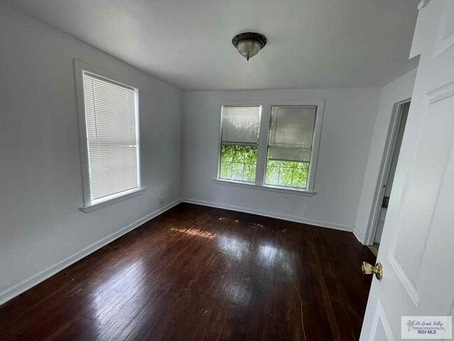 Building Photo - 521 N 9th St