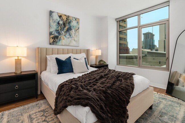 Building Photo - 425 W Beech St