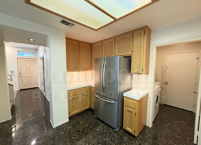 Building Photo - 12640 Springbrook Dr