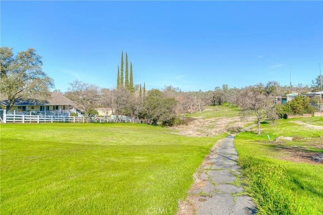 Building Photo - Kelly Ridge!  The Golf course is your back...
