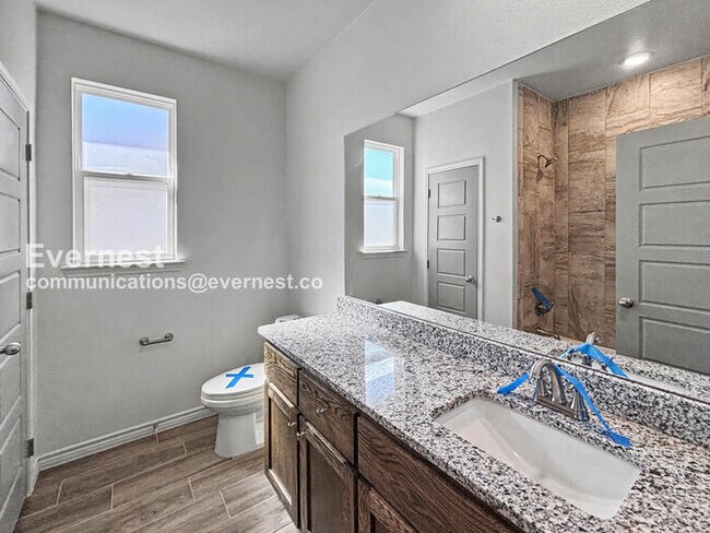 Building Photo - Limited Time Special Offer / 3 Bed/2 Bath Home with Attached Garage / Pet-Friendly / Vouchers Acc...