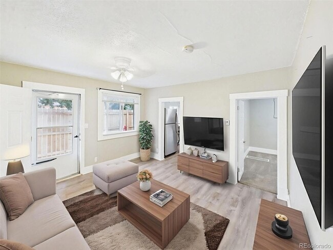 Building Photo - 404 S Race St