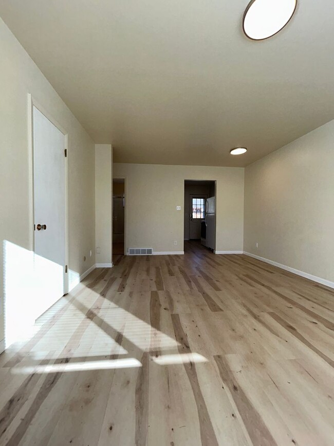 Building Photo - Pet-friendly 2-Bedroom in North Boulder