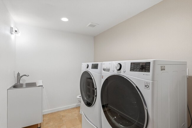 Building Photo - Charming Lake Oswego Home on Large Corner Lot – 3BR, 2.5BA + Bonus Room