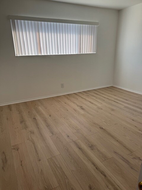 Building Photo - 559 Hyde Park Pl