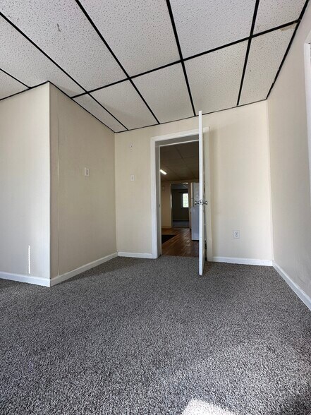 Building Photo - 134 Sherman St