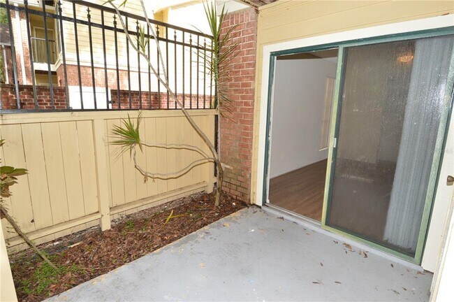 Building Photo - 8647 Mallard Reserve Dr