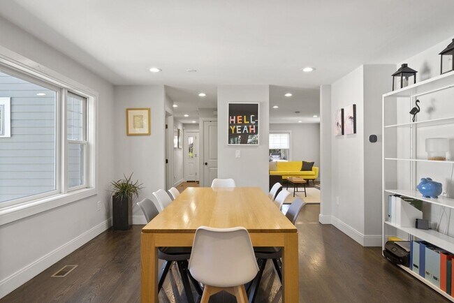 Building Photo - 265 Jackson St