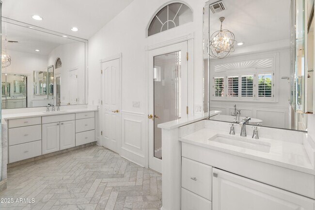 Building Photo - 5820 W Del Lago Cir