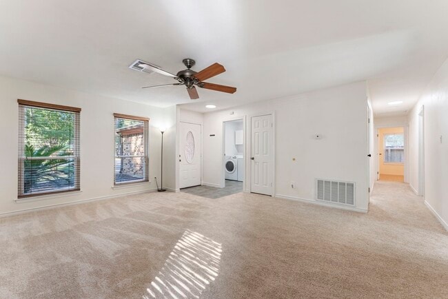 Building Photo - 30 Dellforest Ct