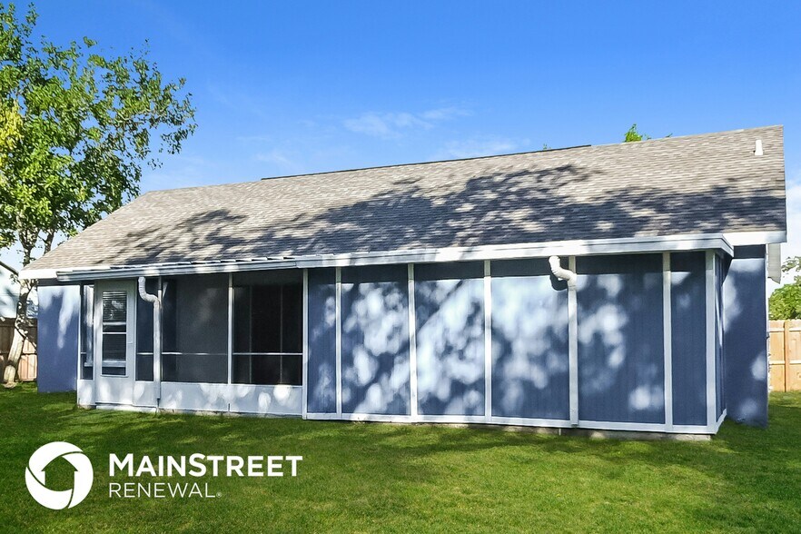 Building Photo - 3222 6th Ave W