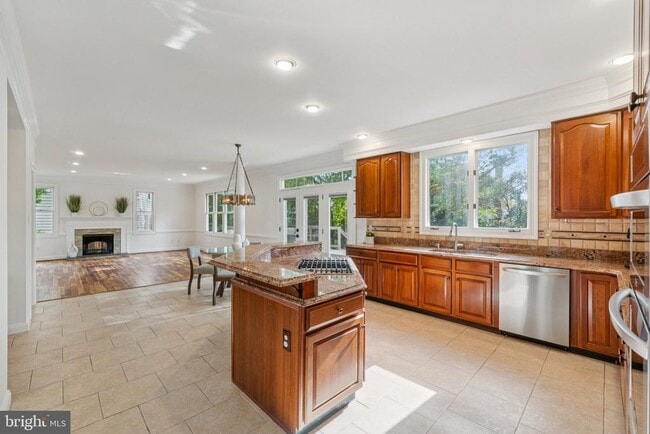 Building Photo - 4 Yellow Plum Ct