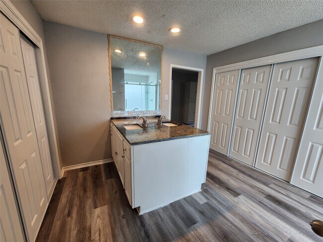 Building Photo - 12239 Kleinmeadow Dr