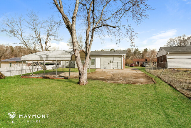 Building Photo - Refreshed Home in Taylors, SC