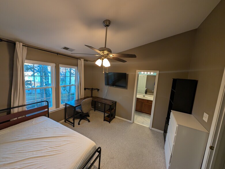 Bedroom - 1535 Sylvia Ct