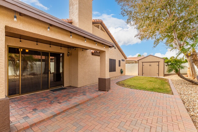 Building Photo - 9150 W Grovers Ave