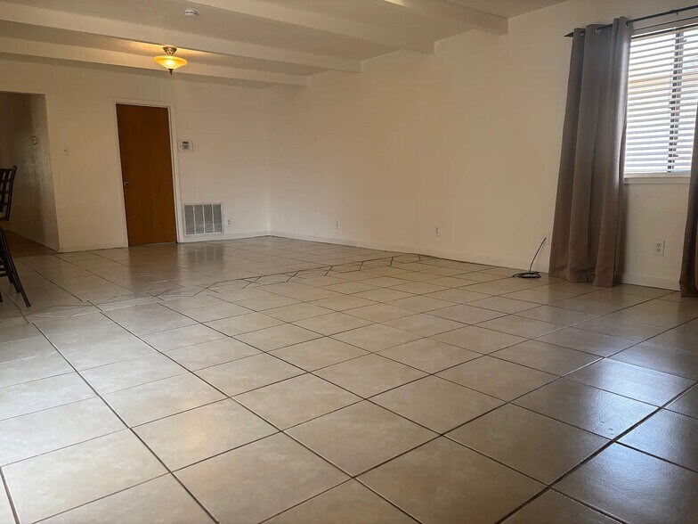 Building Photo - 1501 Tomasita St NE