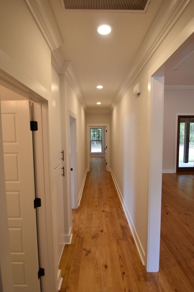 Building Photo - First Months Rent  Move In Special just $1799