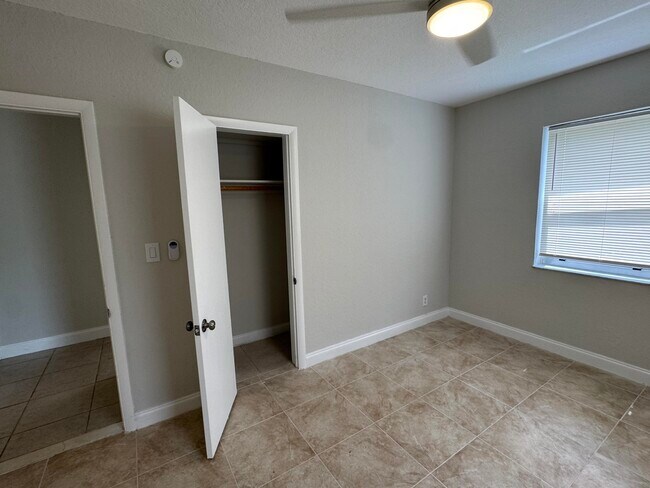 Building Photo - 1508 NW 1st Ave