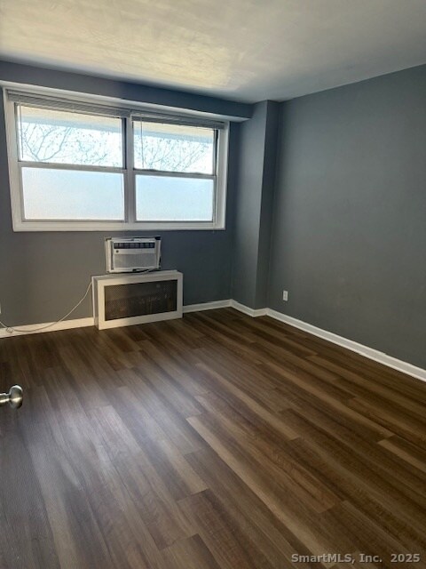 Building Photo - 71 Strawberry Hill Ave