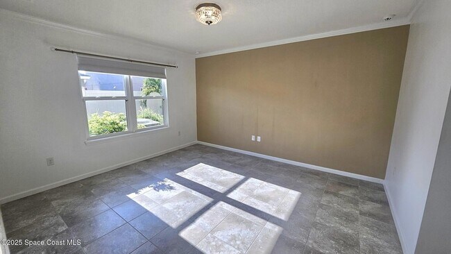 Building Photo - 965 Newton Cir